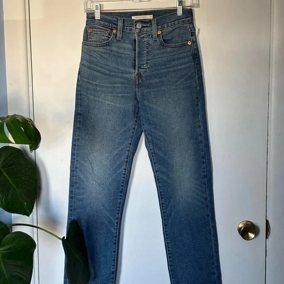 Levi’s wedgie straight jeans - Picture 2 of 4